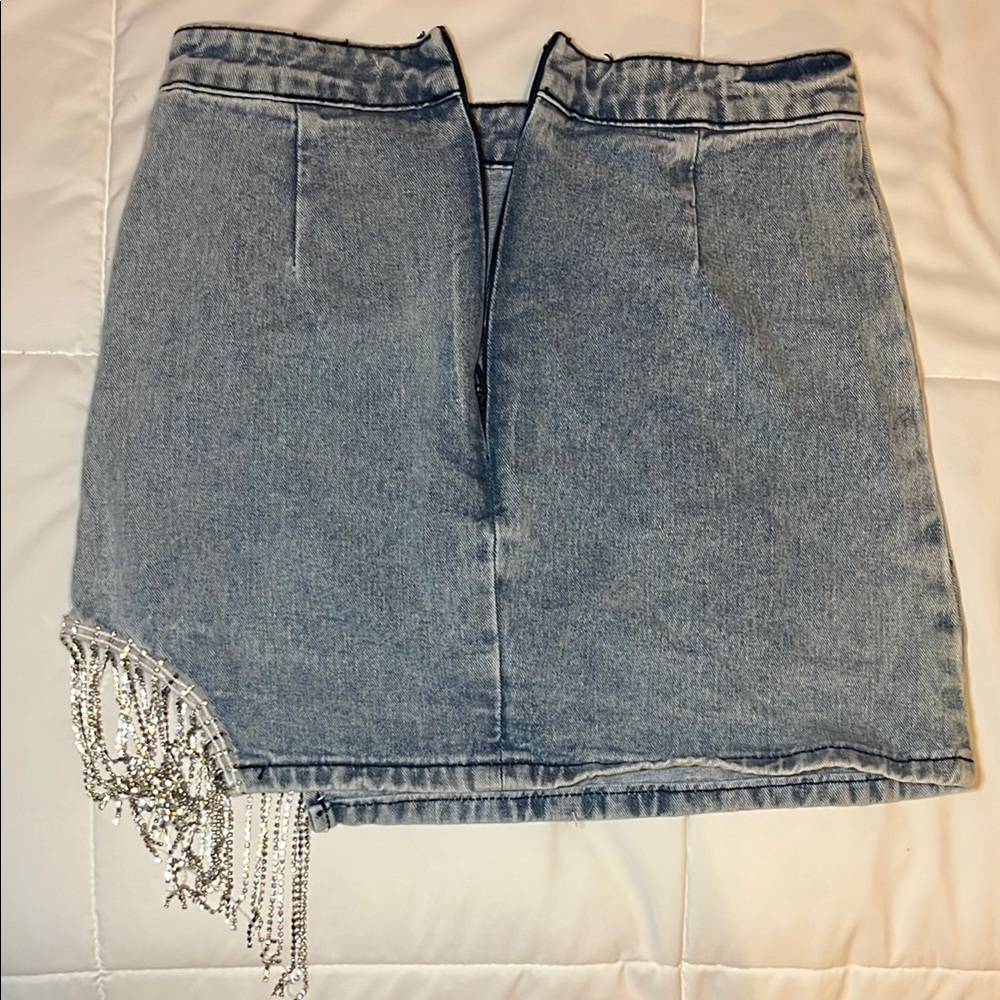 Stylish Gray Denim Skirt with Fringe
